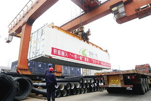 “百色一号”专列 广西革命老区水果驶向越南市场的“高速路”